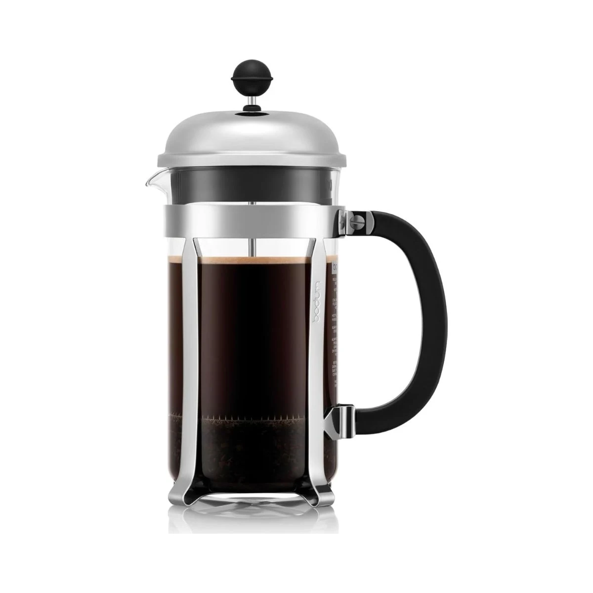 Cafetera de émbolo Bodum Chambord de un litro con café preparado